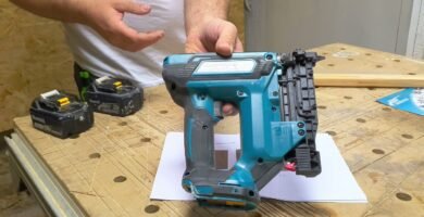 Clavadora makita