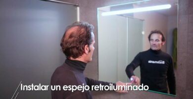 ¿Qué es un aplique de espejo para baño Obamat?