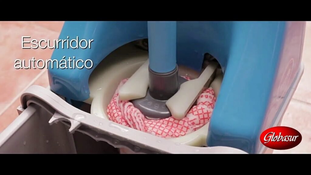 ¿Qué es una fregona que escurre sola?