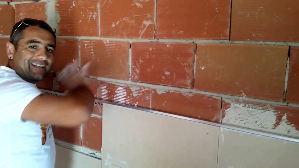 ¿Qué significa alicatar un baño?